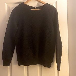 NWOT Gap black quilted sweatshirt